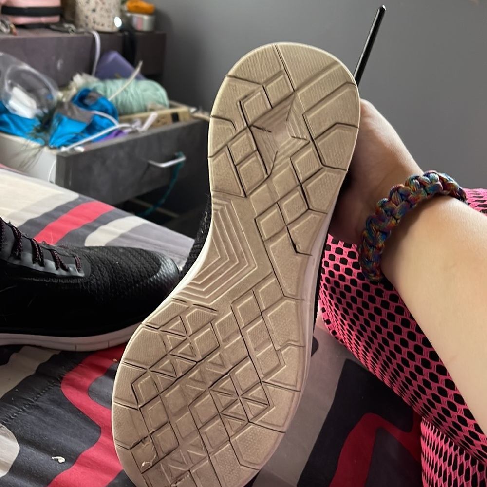 Shoes - Picture 3 of 4